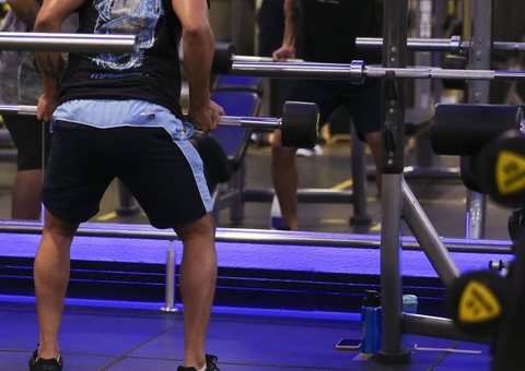 Saiba quais são os riscos de suplementos para treinos em academias