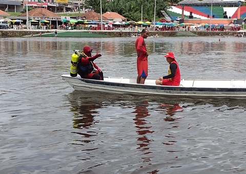 Adolescente cai de boia e morre afogado em balneário no Amazonas