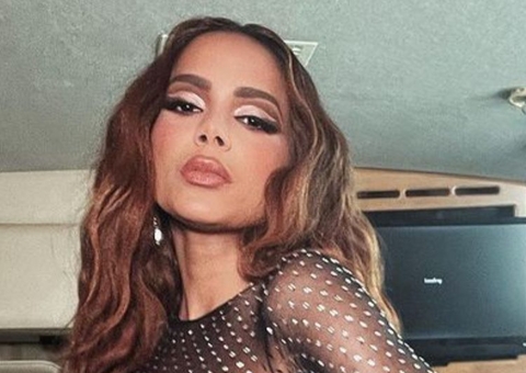 Público xinga Bolsonaro em show de Anitta, que dispara: 'a voz do povo é a voz de Deus'