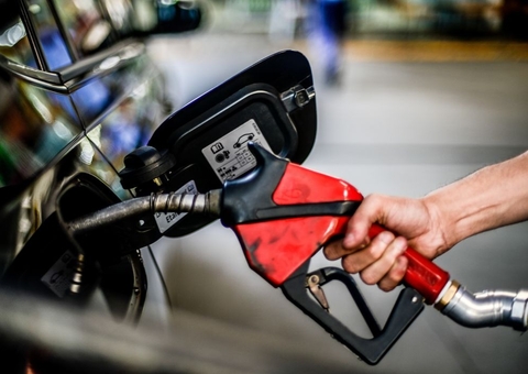 Presidente diz que enviará PEC de combustíveis na semana que vem