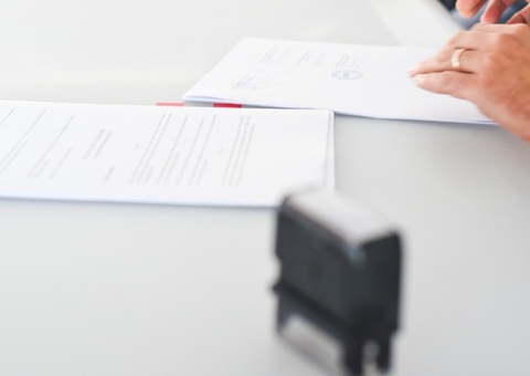 Avó tenta mudar nome de neto registrado como 'Lúcifer', após mãe e avô serem assassinados