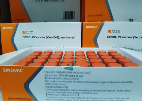 Amazonas recebe mais de 80 mil doses de Coronavac nesta quarta