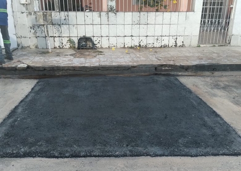 Após notificação, Águas de Manaus repõe asfalto retirado durante obra