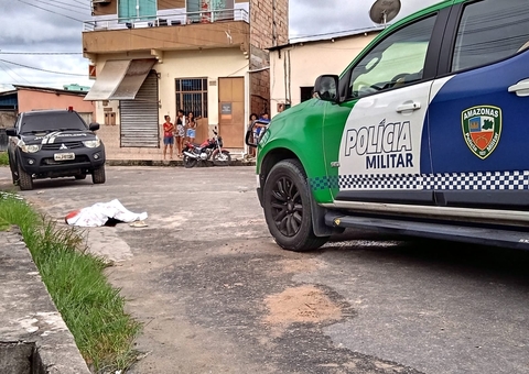 Homem é morto com tiros na cabeça por grupo em carro em Manaus
