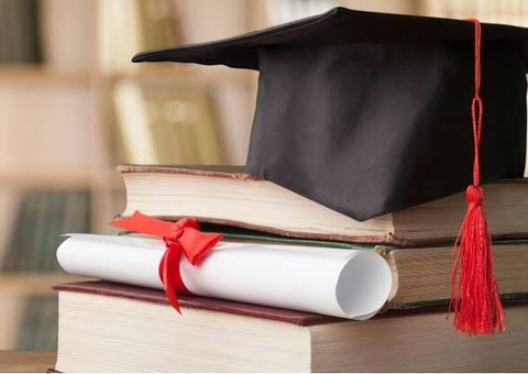 Fametro pagará por erro que impediu acadêmica de colar grau e receber diploma