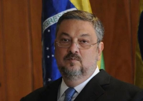 Lewandowski nega a Palocci desbloqueio de bens