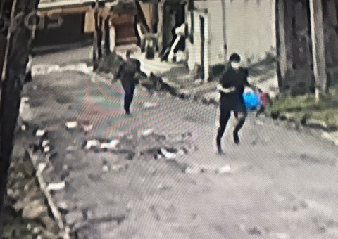 Mulher é assaltada a caminho do trabalho na Compensa; Vídeo 