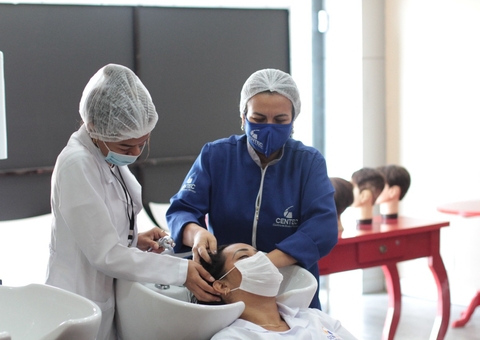 Salão-escola em Manaus oferece serviços gratuitos de estética