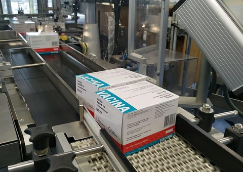 Covid-19: Fiocruz aprova primeiro lote de vacina 100% brasileira