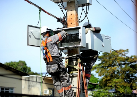 Amazonas Energia diz que vai ressarcir consumidores com medidores irregulares