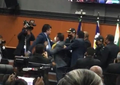 Vídeo: Deputados trocam ofensas no plenário da ALE-RR