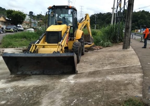 Cultura da ocupação das calçadas em Manaus resiste mesmo com aumento de fiscalização