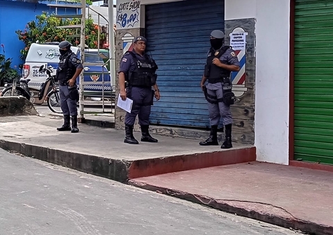 Dupla toca o terror em barbearia e mata jovem que aguardava corte de cabelo em Manaus