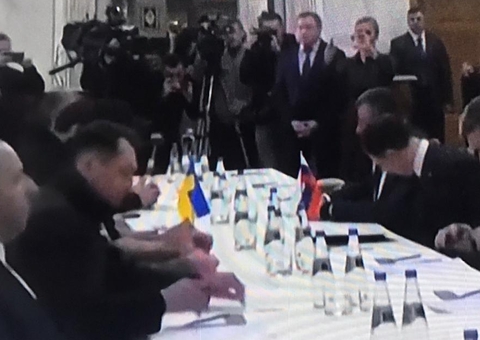 Rússia e Ucrânia iniciam negociações em Belarus