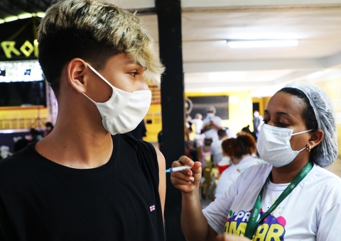 Vacinômetro e Boletim da Covid estão suspensos durante o Carnaval no Amazonas