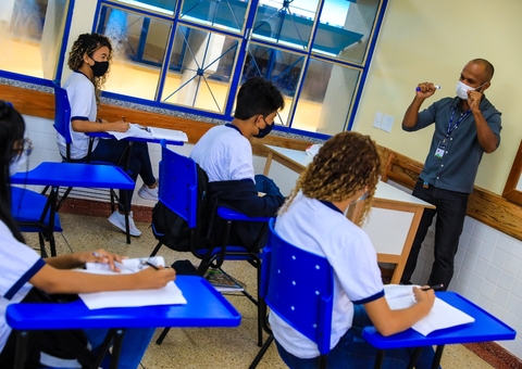 Após 8 anos de espera, escola Terezinha Almeida é inaugurada em Manaus