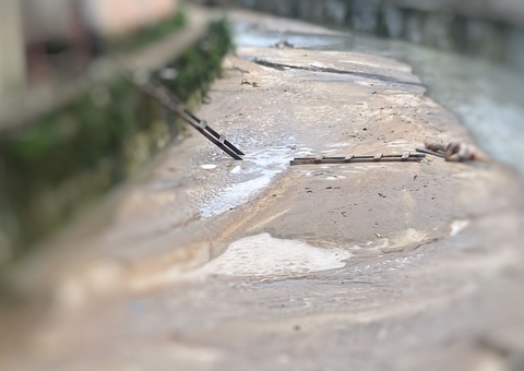 Decapitado, corpo de homem é achado dentro de igarapé em Manaus