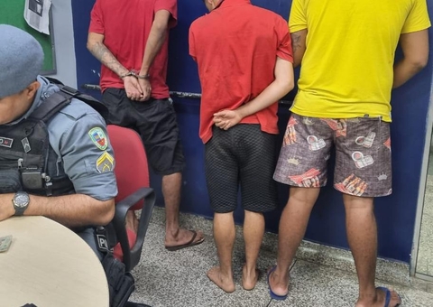 Assaltantes rendem motorista de app em emboscada e cometem assaltos em Manaus