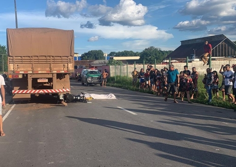  Jovem morre e adolescente quebra a perna em acidente em avenida de Manaus