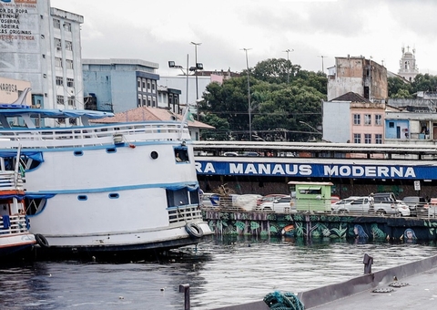 Inquérito vai apurar se idosa é vítima de maus-tratos pelo filho em barco na Manaus Moderna