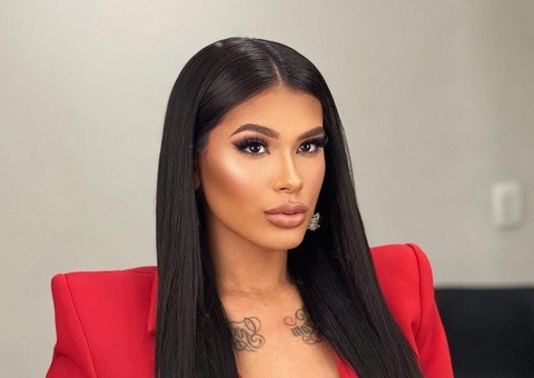 Com forte dor abdominal, Pocah vai parar no hospital após ficar com ‘peido preso'