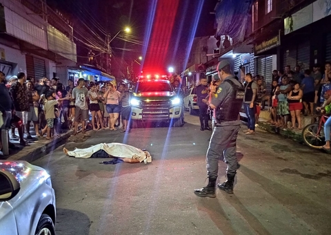 Motociclista é assassinado e abandonado por amigo em rua de Manaus