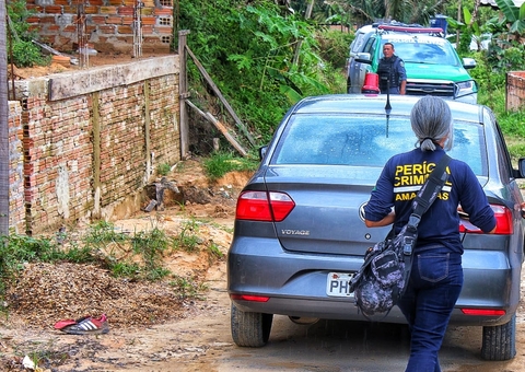 Mais corpos podem estar enterrados onde ossada foi encontrada em Manaus, diz delegado