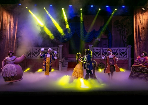 Espetáculo musical 'A Bela e a Fera' traz magia dos contos de fadas para Manaus