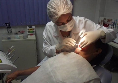 Nilton Lins retoma atendimentos odontológicos para população