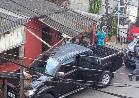 Homem morre em troca de tiros com a polícia durante perseguição em Manaus