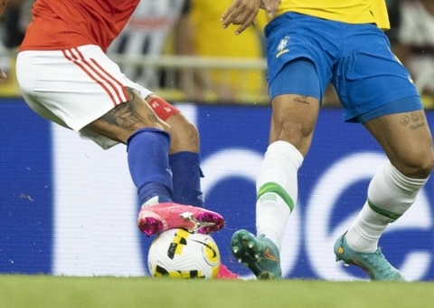 Brasil vence Chile pelas Eliminatórias da Copa do Mundo