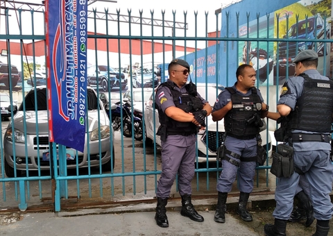 Homem leva tiros na cabeça dentro de loja de carros em Manaus durante assalto