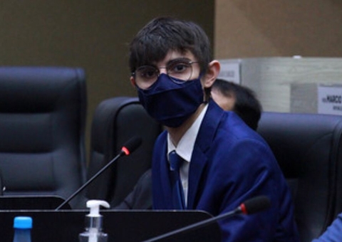 Amom pode ir à Justiça contra compra do ‘Kit Selfie’ da Câmara de Manaus