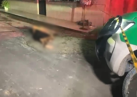 Homem é morto a tiros após descer de carro em Manaus