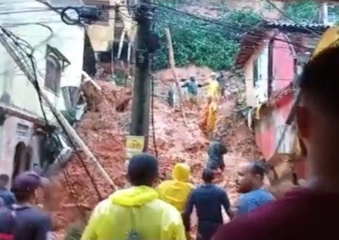 Temporais deixam mortos, feridos e desabrigados no Rio; 7 da mesma família morreram