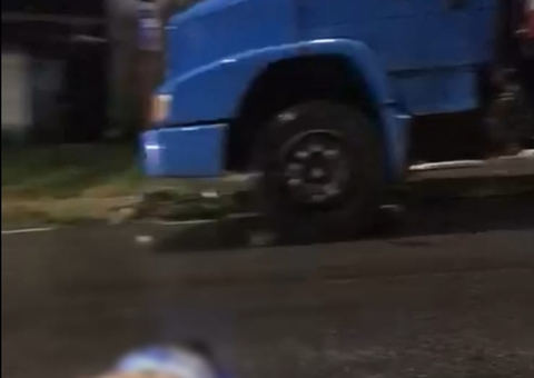 Carro com 'paredão' atropela deficiente visual e motorista foge em Manaus