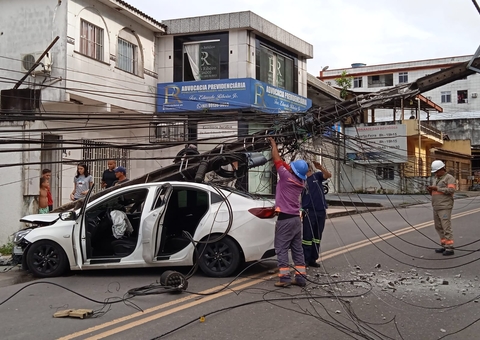 Moradores devem ficar mais de 4h sem energia após acidente causado por beijo em Manaus