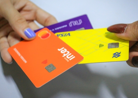Polícia alerta para golpes de pagamento com cartões de débito e crédito por aproximação