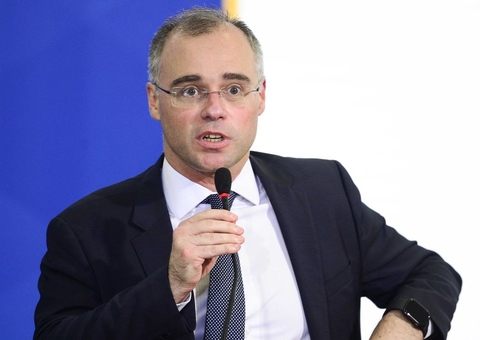 André Mendonça toma posse como ministro substituto do TSE