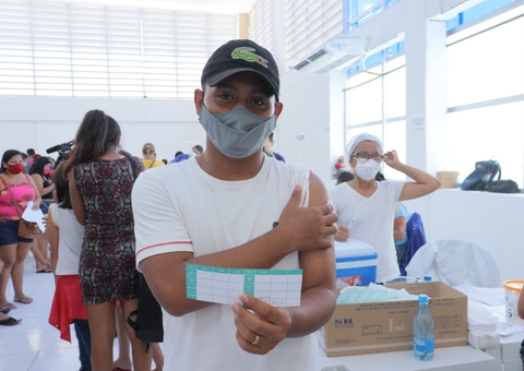 Vacinação contra a covid-19 terá 15 postos de atendimento neste sábado em Manaus