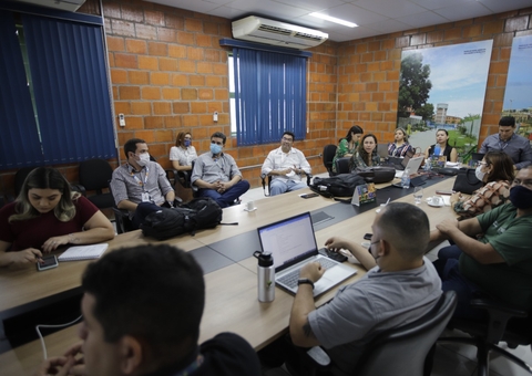 Convênio entre Governo e Prefeitura visa implantar ônibus elétrico em Manaus