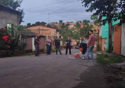 Homem é torturado até a morte e jogado de carro no meio da rua em Manaus