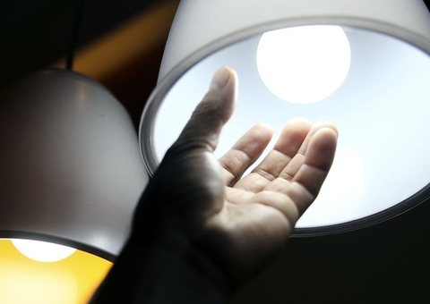 Taxa extra na conta de luz deixa de ser cobrada a partir deste sábado