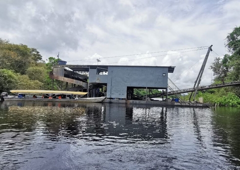 Operação apreende balsa de garimpeiros que invadia território no Pará