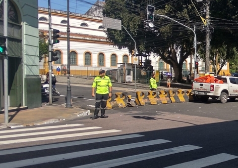 Obra emergencial altera trânsito em ruas no Centro de Manaus
