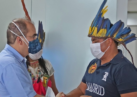 Ricardo Nicolau assegura recursos para indígenas do Amazonas