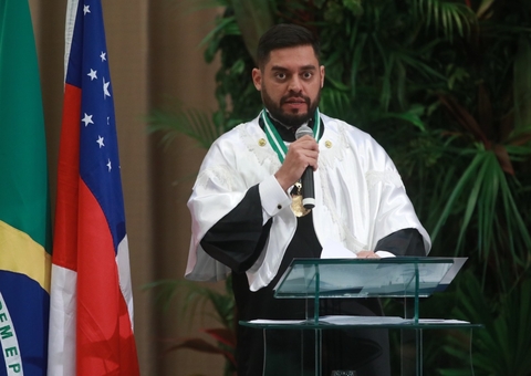 Novo reitor da UEA toma posse no Amazonas