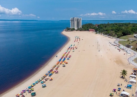 Prefeitura orienta banhistas sobre cuidado com crianças na Praia da Ponta Negra