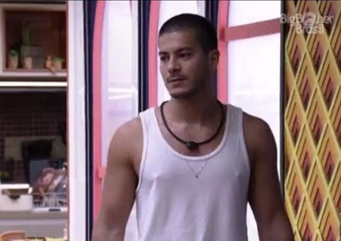 Um dia após ser eliminado em prova de resistência, Arthur lamenta: ‘Não consigo me perdoar'