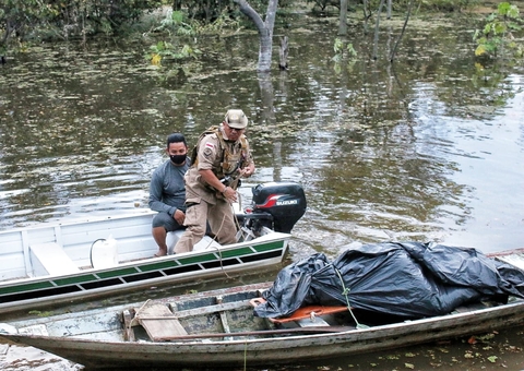 Corpo encontrado no distrito Ariaú não é de paraquedista; Veja momento do resgate